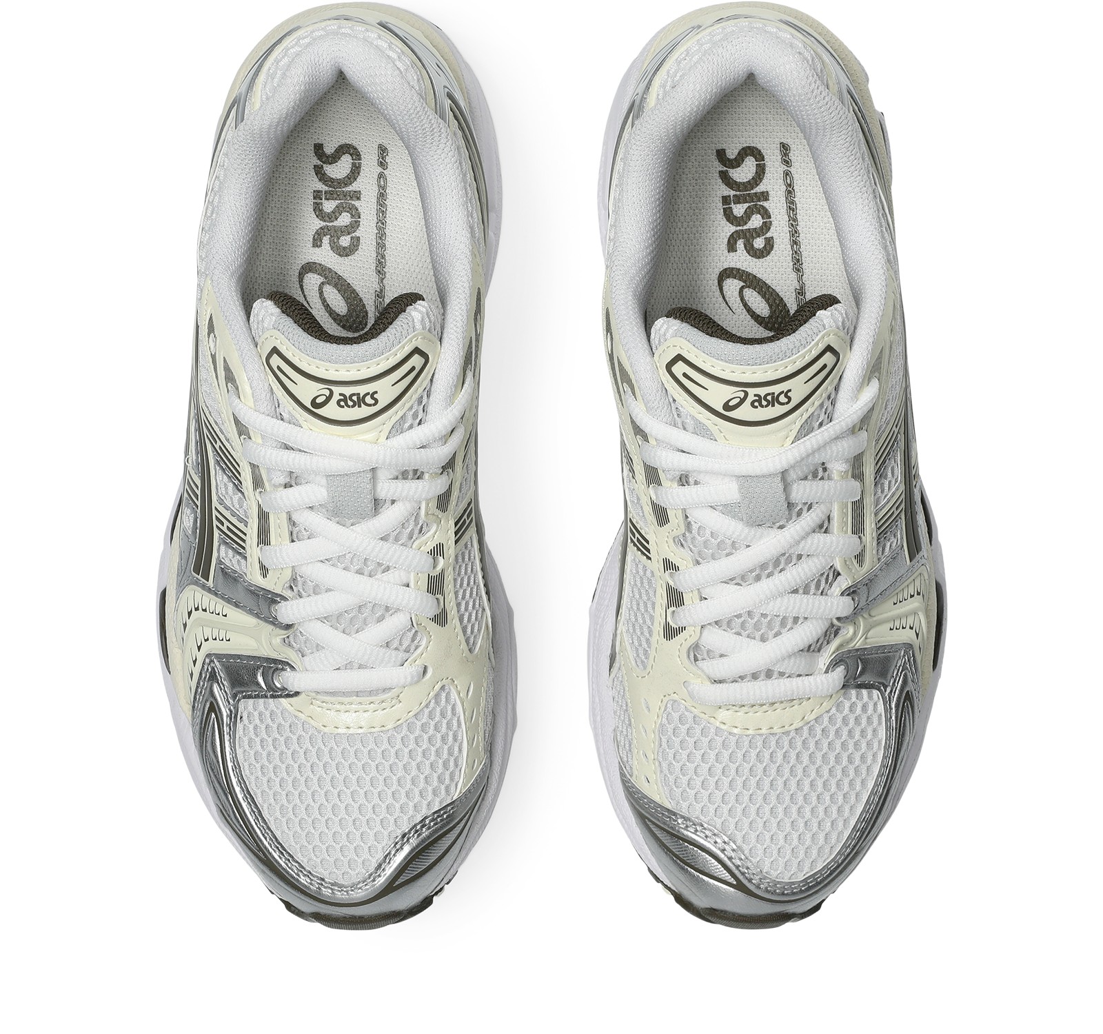 真上：白いひも・通常タン・中敷のロゴ。写真：ASICS公式1203A537-111商品ページ