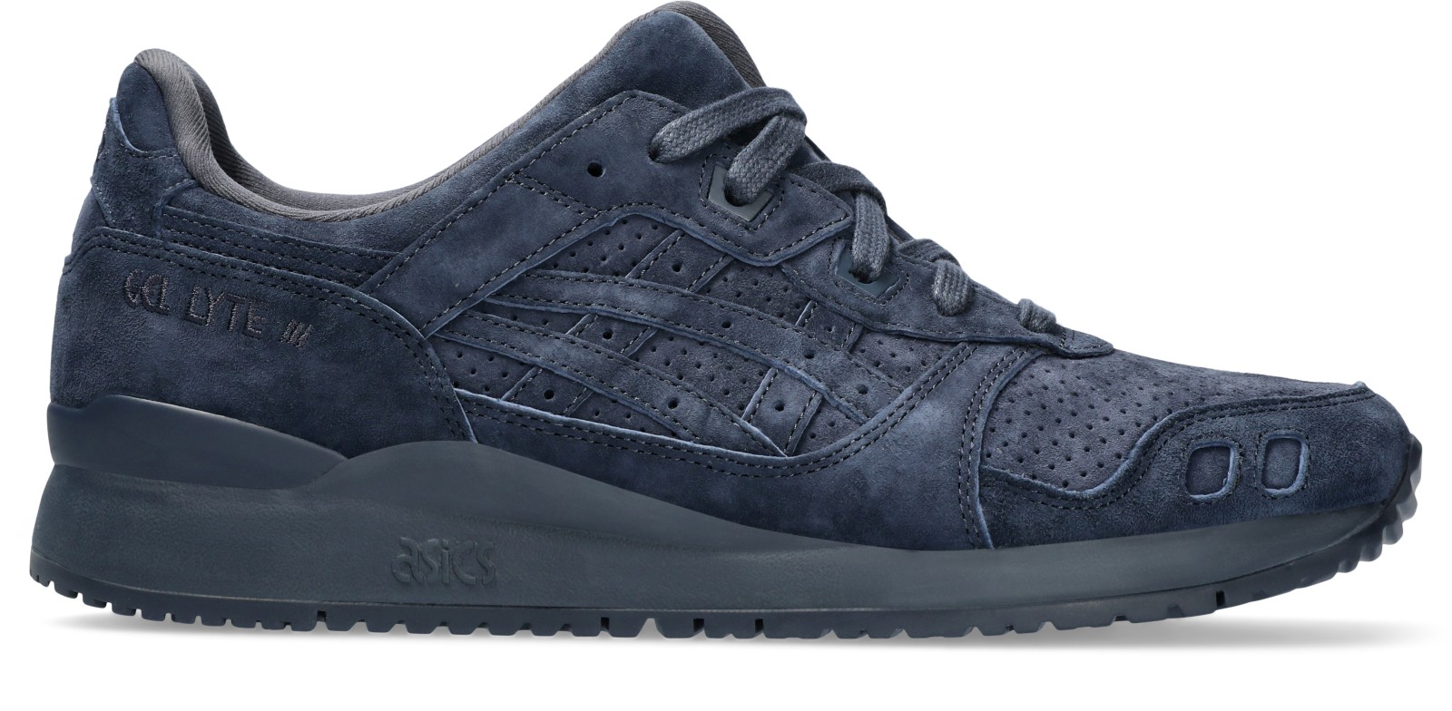 外側面：二つの小窓とモデル名。写真：ASICS公式1203A441-400商品ページ