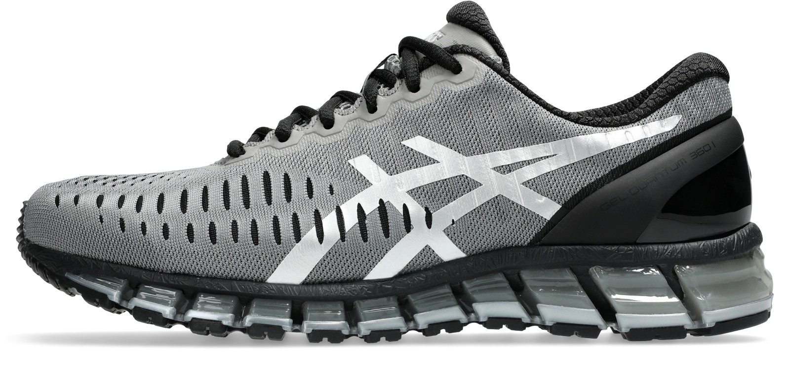 外側面:グレーの編地と銀色ストライプ。写真:ASICS公式1203A730-024商品ページ