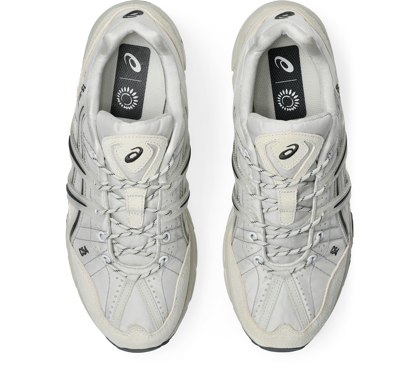 真上：ひも・シュータン・中敷の見え方。写真：ASICS公式1201A727-101商品ページ