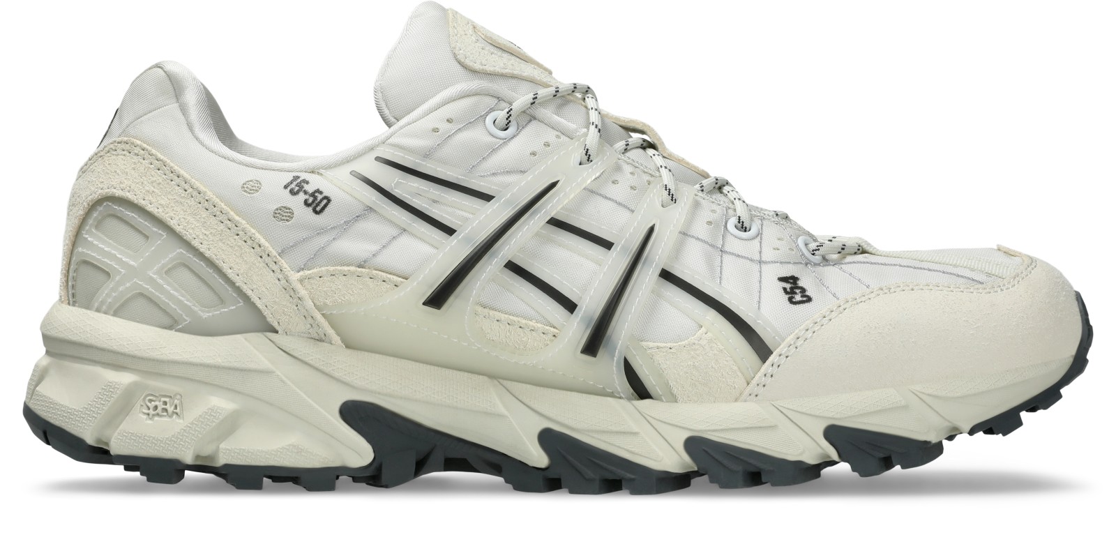 右向き側面：C34と15-50を含む全体像。写真：ASICS公式1201A727-101商品ページ