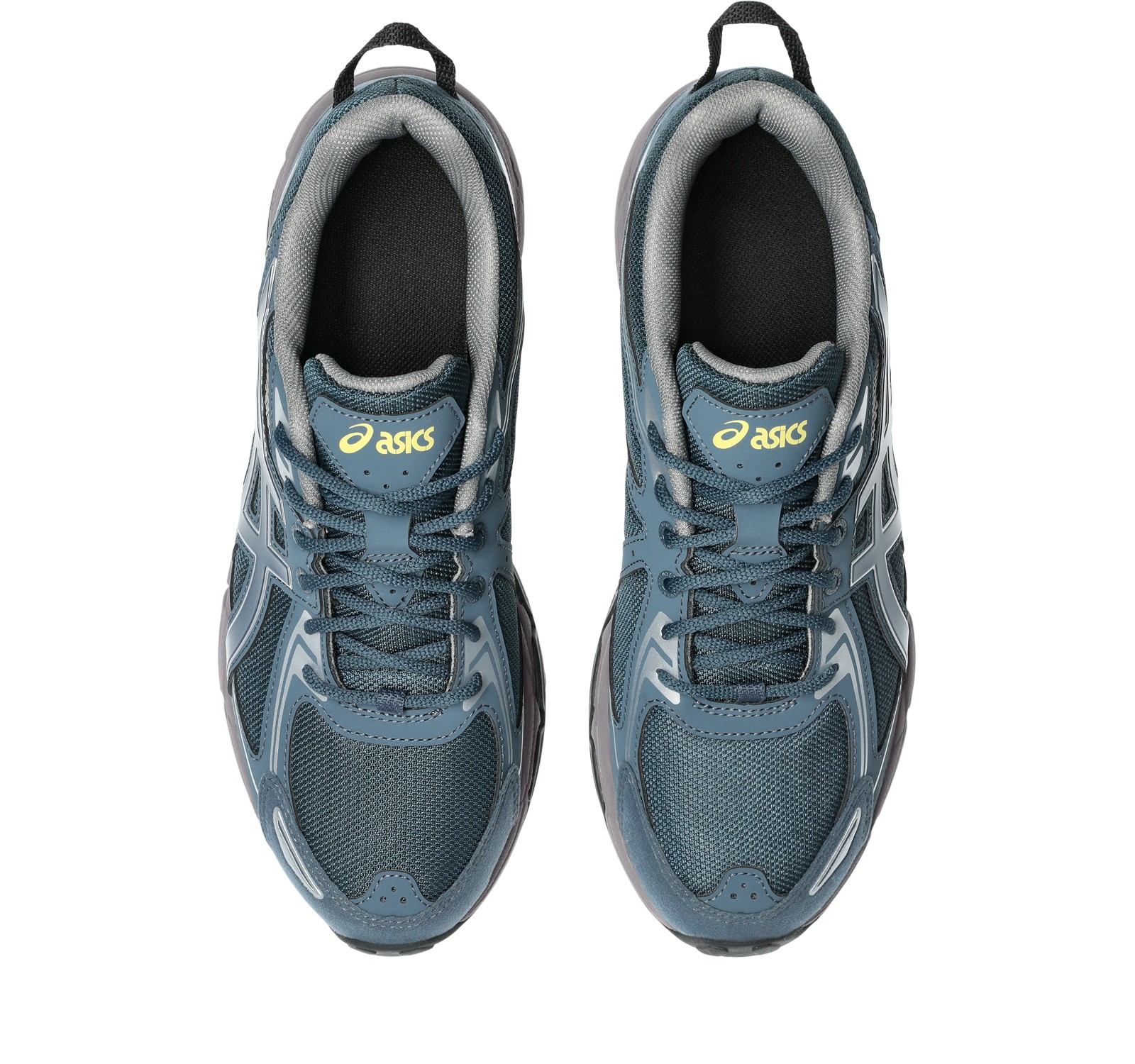 真上：タンとひも・明るい履き口・黒い中敷。写真：ASICS公式1203A438-400商品ページ