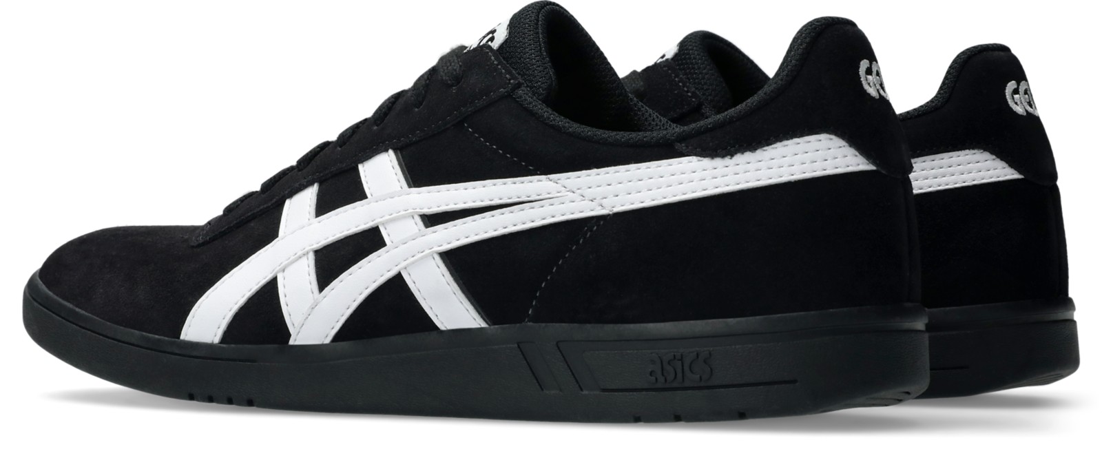 斜め後ろ：白いストライプが踵へ伸びる輪郭。写真：ASICS公式1201A486-006商品ページ