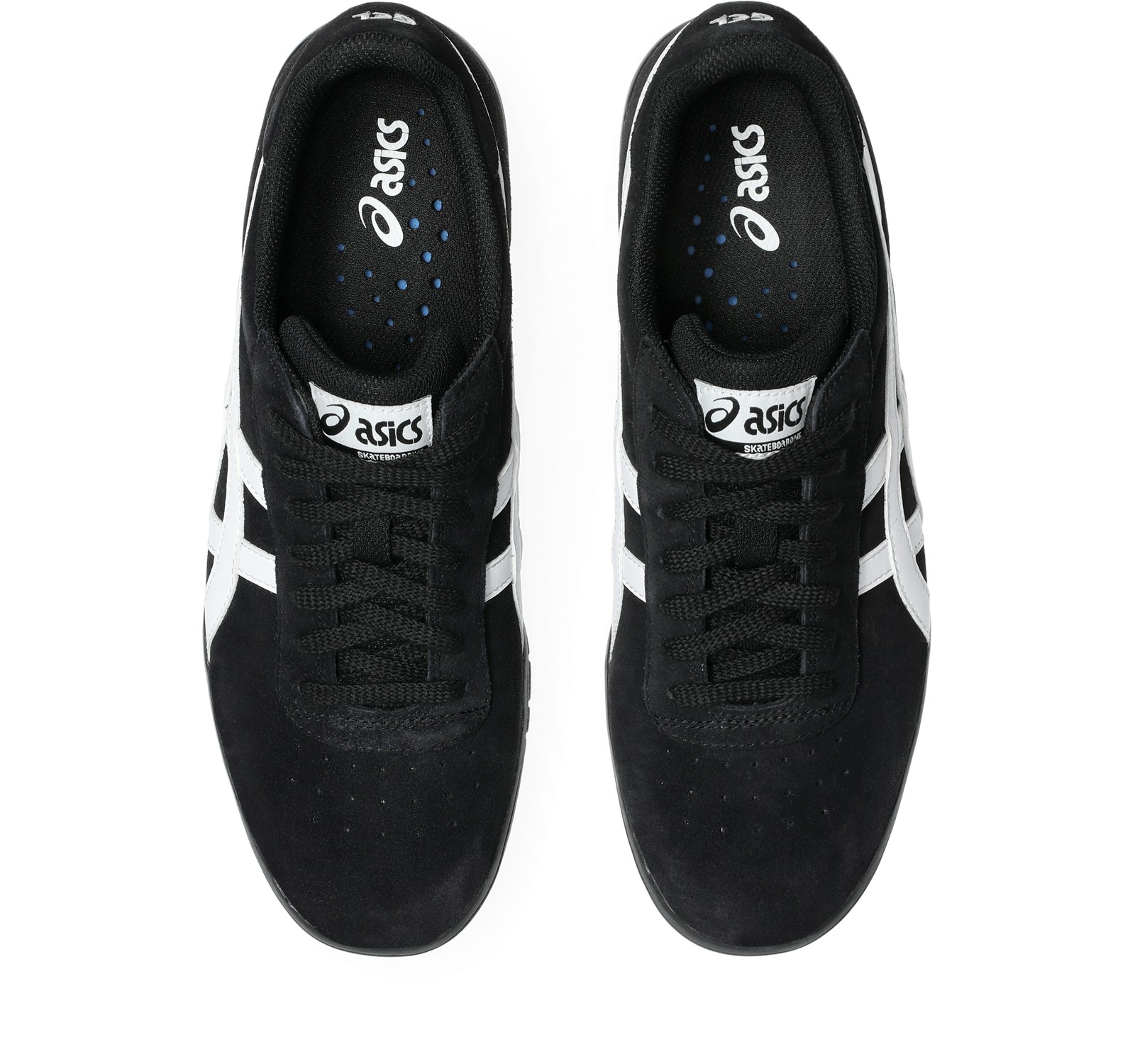 真上：黒いひもと中敷のパンチング。写真：ASICS公式1201A486-006商品ページ