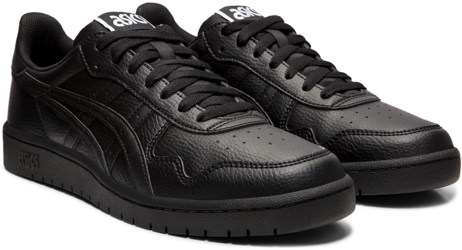 斜め前：つま先の穴と甲のひも。写真：ASICS公式1191A163-001商品ページ