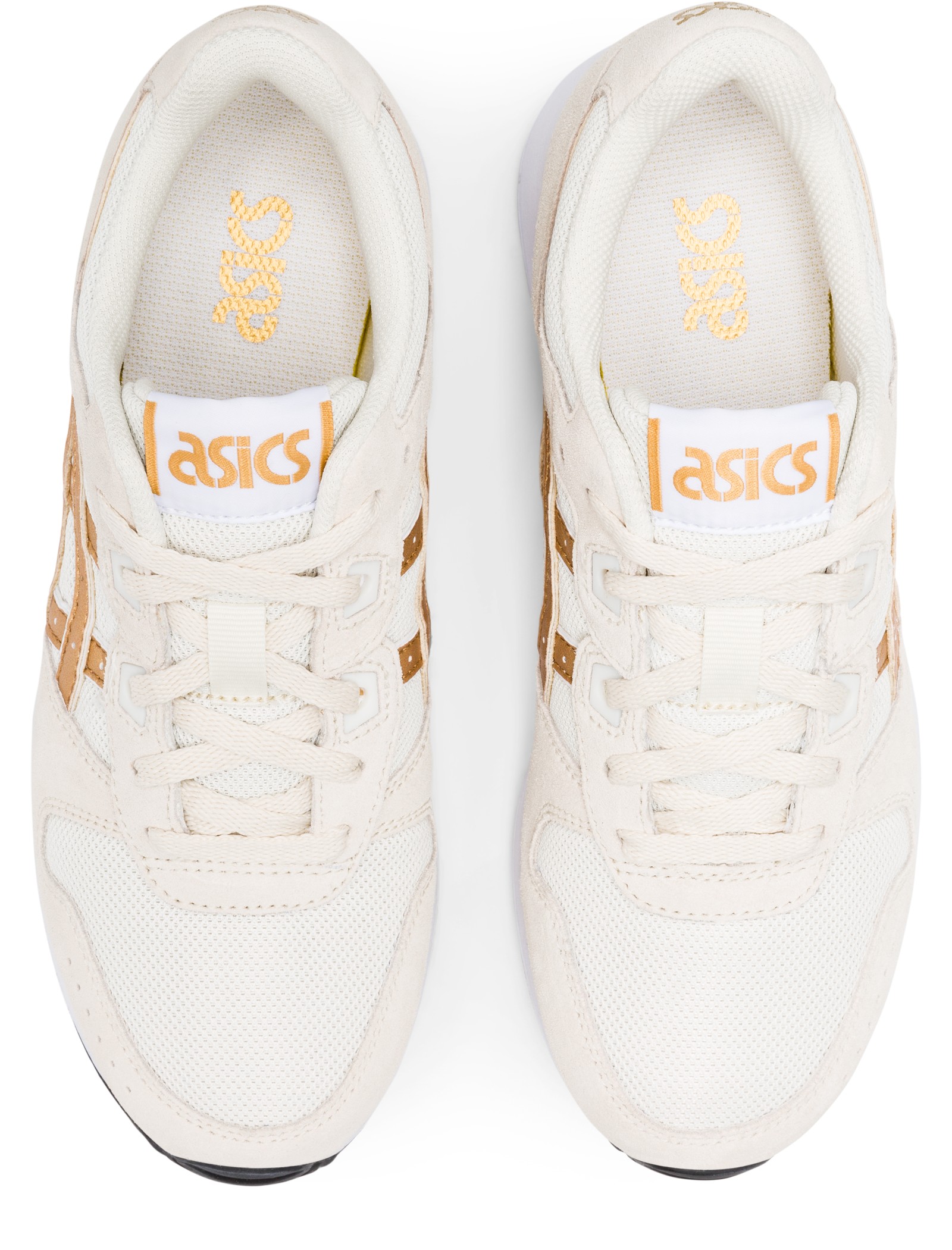 真上：通常のタンとひも・明るい中敷。写真：ASICS公式1192A181-200商品ページ
