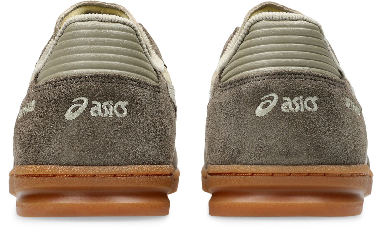 踵:asicsの刺繍と横方向の凹凸。写真:ASICS公式1203A452-203商品ページ