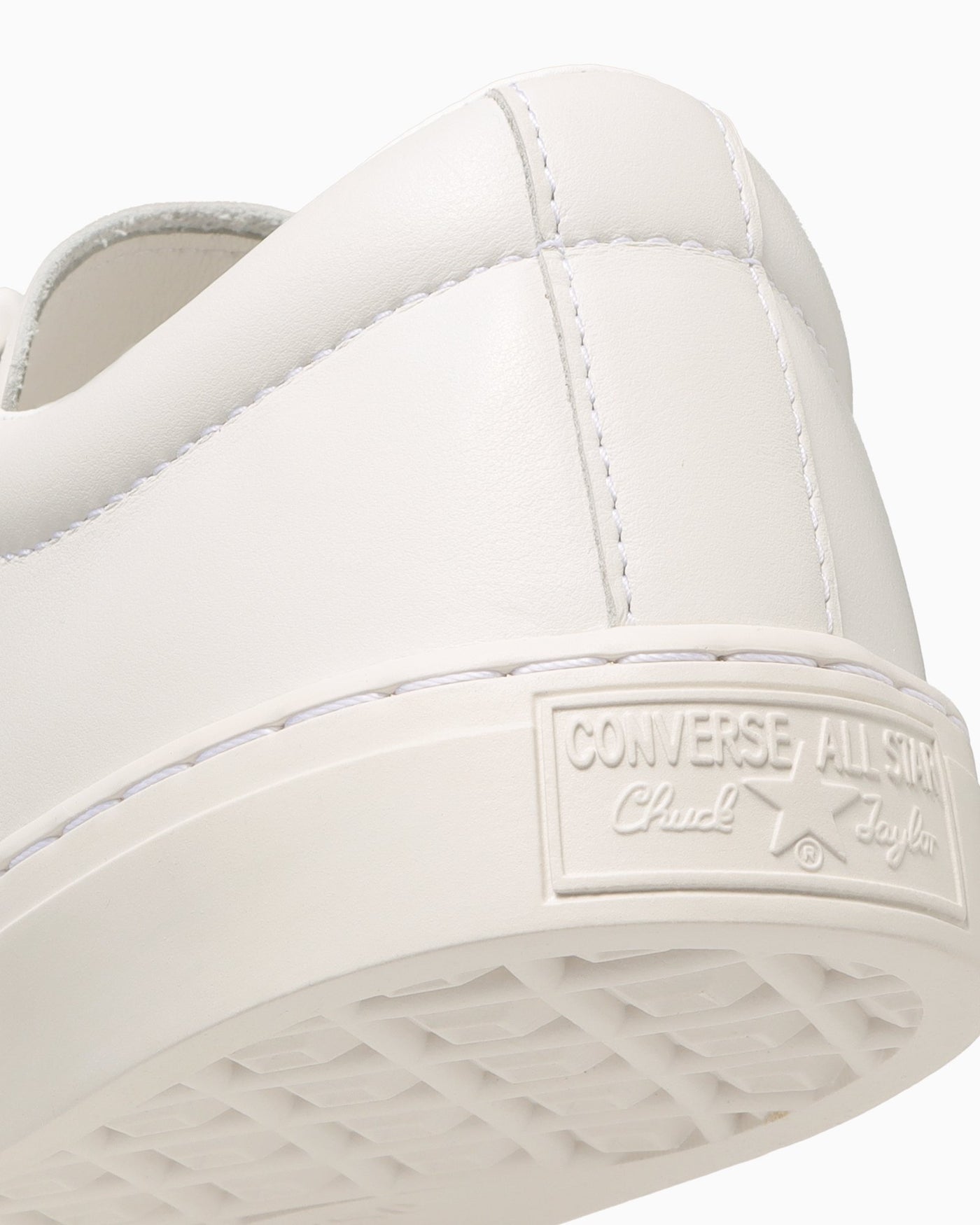 踵のアップ:革の表情とソールの刻印。写真:CONVERSE公式38002000商品ページ