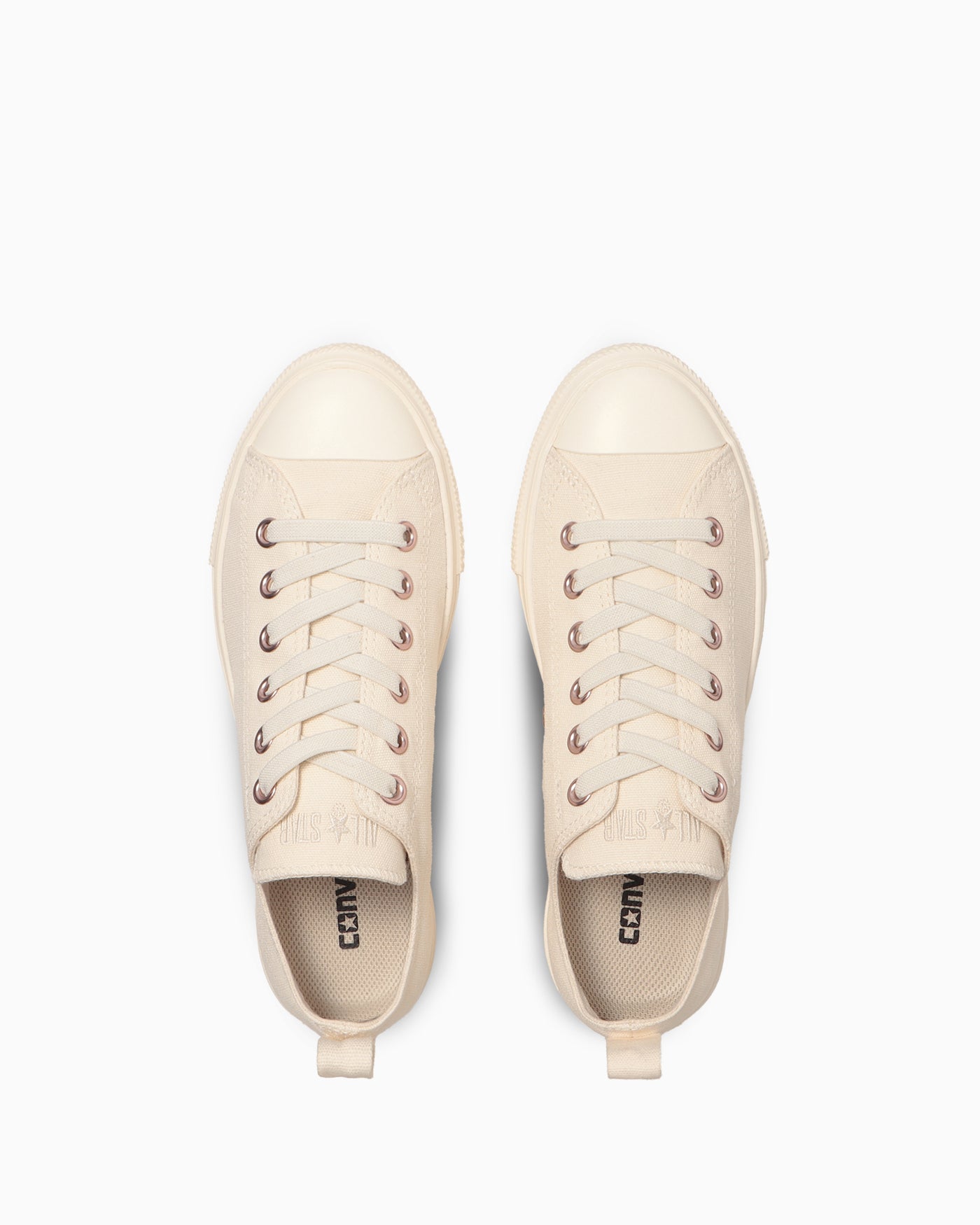 真上:縫い付けたゴアシューレースの並び。写真:CONVERSE公式31316441商品ページ
