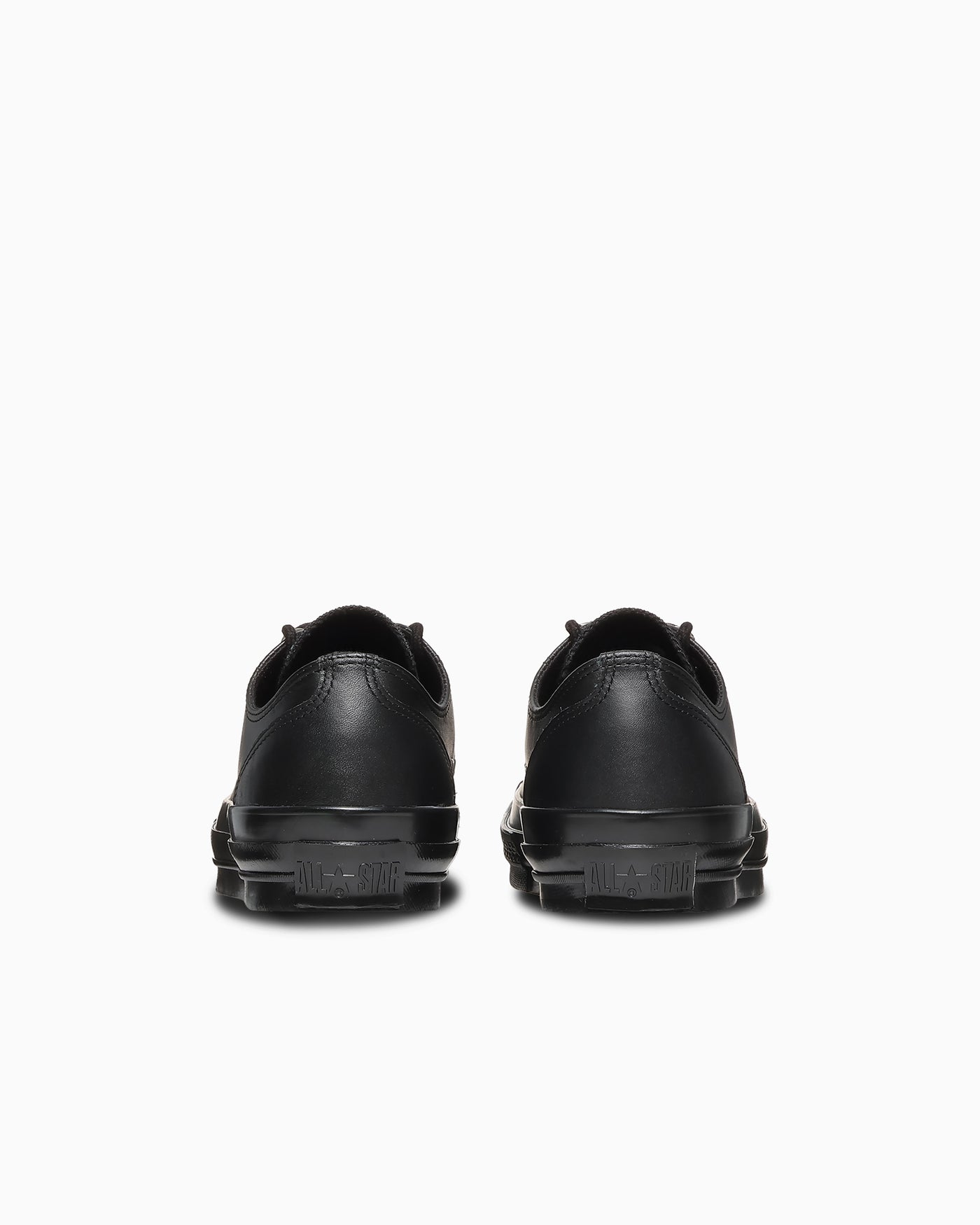 後ろ姿：同色のALL STAR表示。写真：CONVERSE公式31319220商品ページ