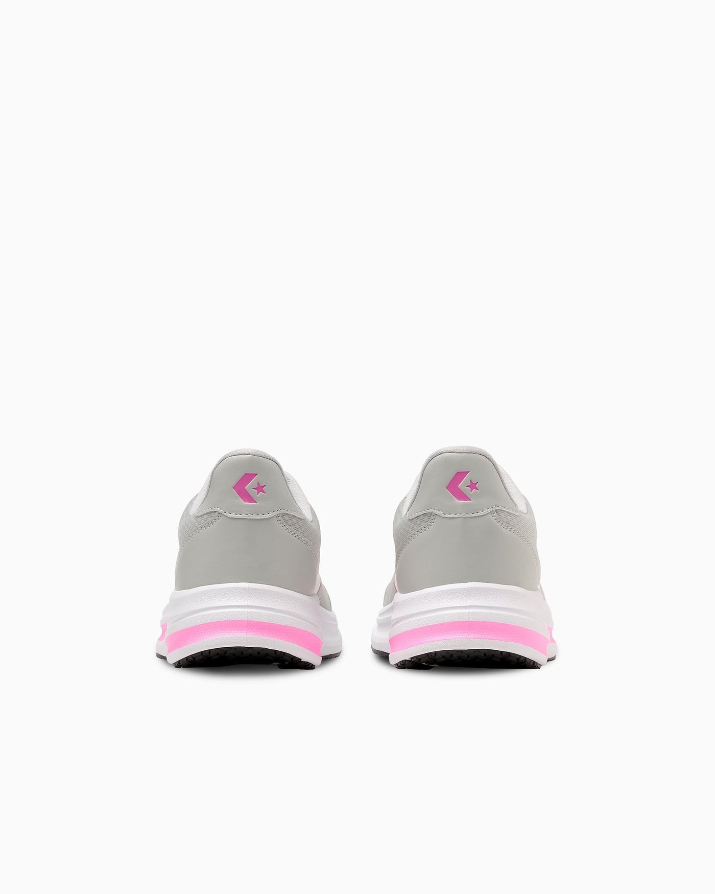後ろ姿:踵のマークとピンクのソール帯。写真:CONVERSE公式34201881商品ページ