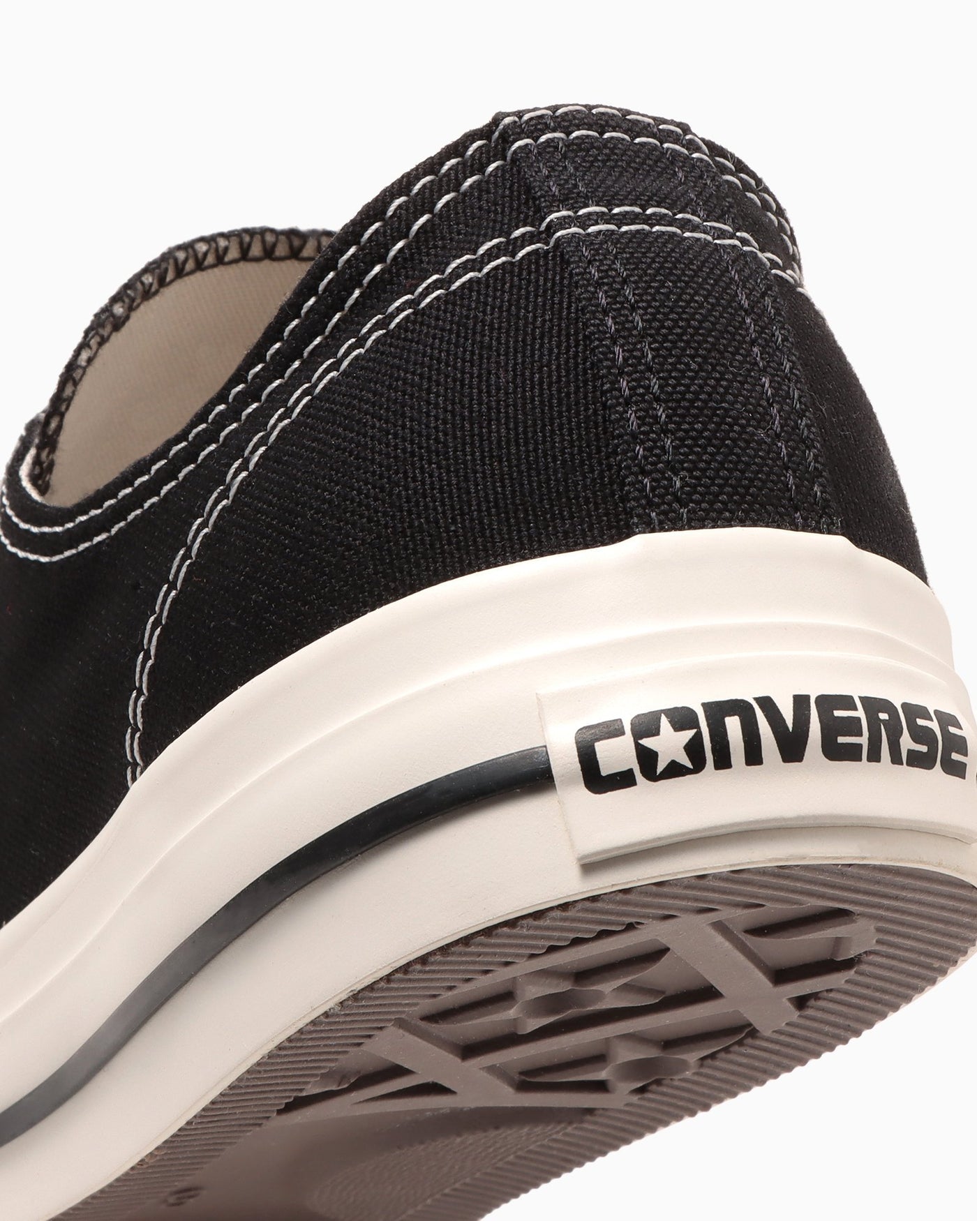 踵のアップ:キャンバスとラバー側壁の境目。写真:CONVERSE公式34201850商品ページ