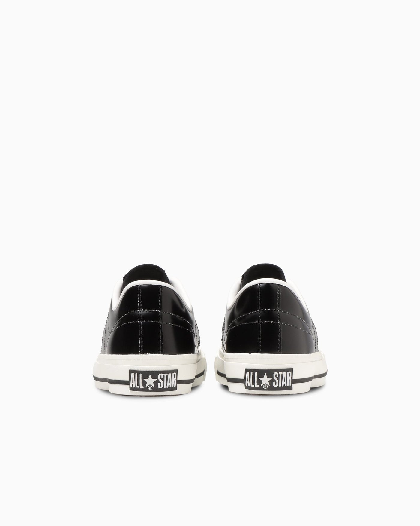 踵：ALL STAR表記と縫い目。写真：CONVERSE公式32346511商品ページ