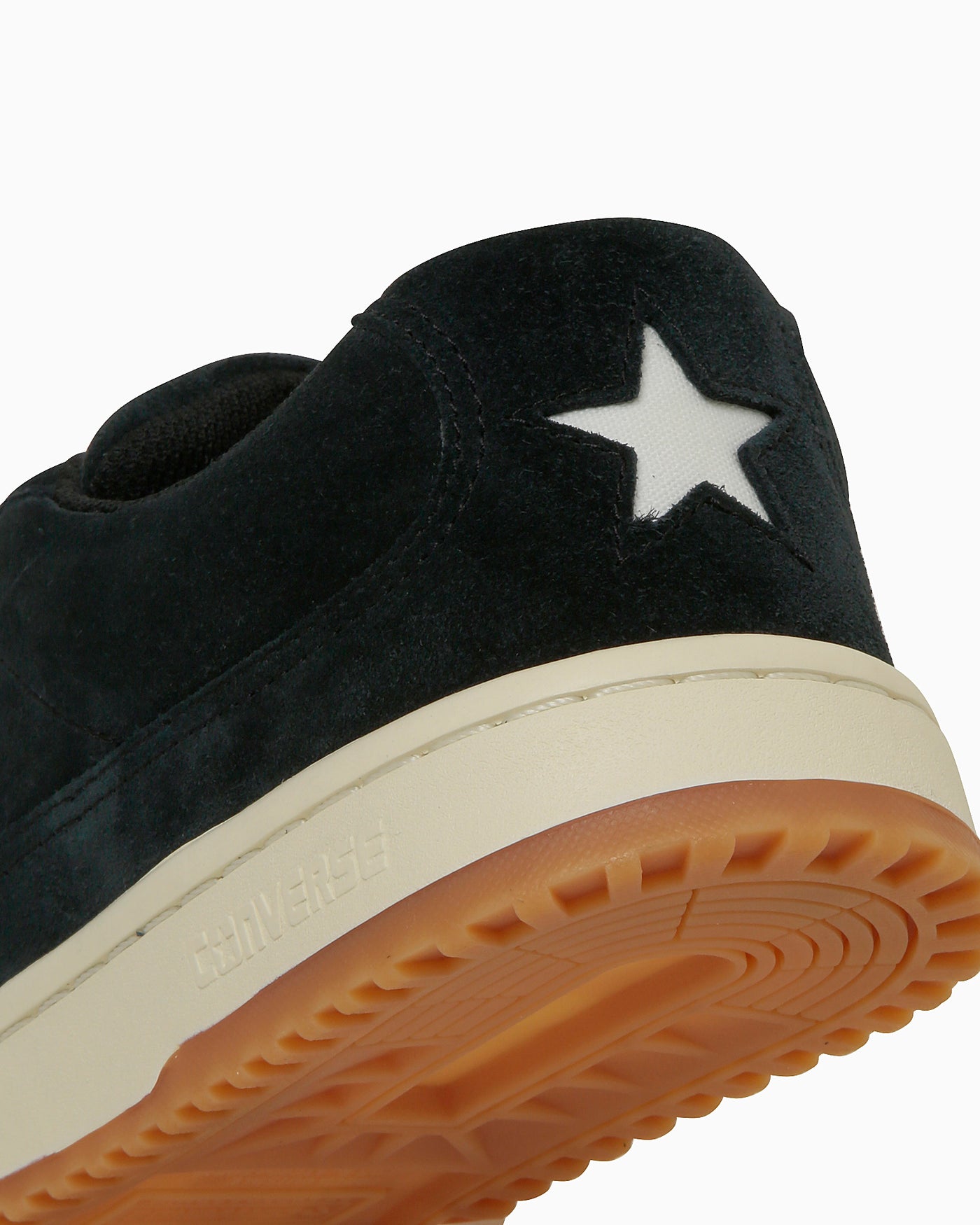 踵のアップ:一つ星の縁とソールのステッチ。写真:CONVERSE公式33701880商品ページ