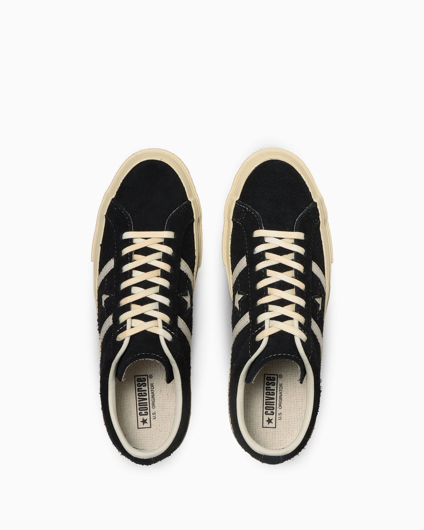 真上：色ムラのあるひもとU.S. ORIGINATOR中敷ロゴ。写真：CONVERSE公式35200660商品ページ