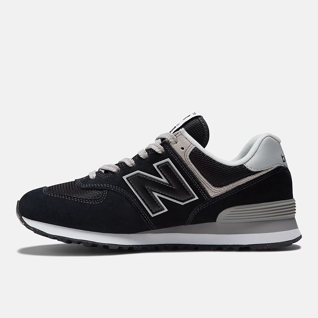 反対側の側面とヒールの形。写真:New Balance公式